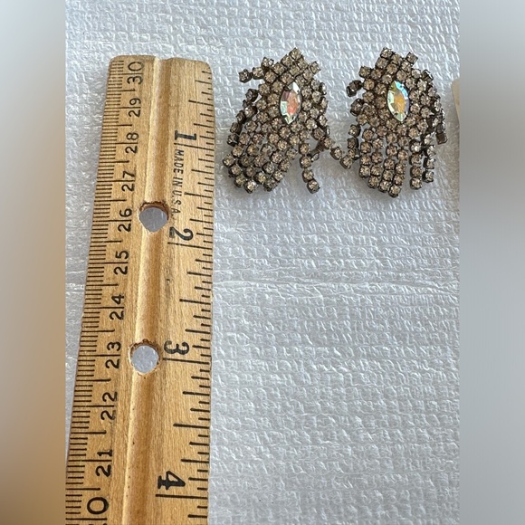Aurora Borealis crystal Fringe Earrings clips onscircs 1960 - Picture 5 of 6